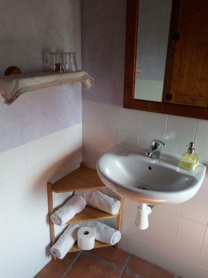Casa Oliban Guest House Arbaniés Екстериор снимка